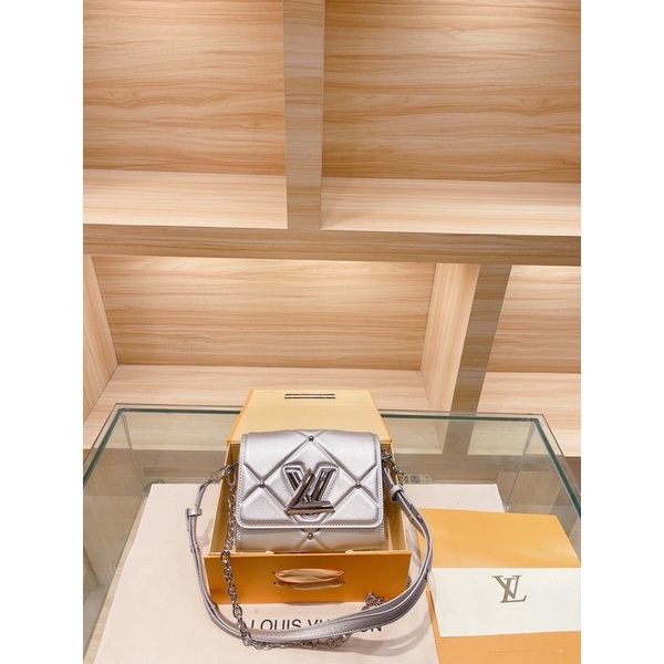 TÚI LV DA BÒ SIZE 23CM