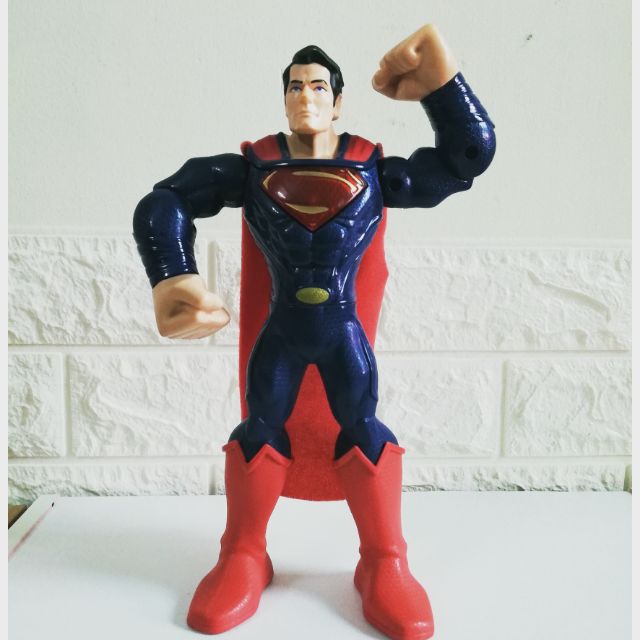 Mô hình spderman có pin của Mattel