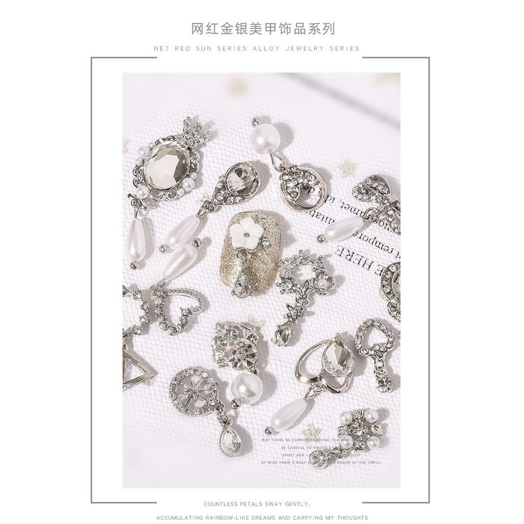 Phụ Kiện Trang Trí Móng Tay Nghệ Thuật Hình Hoa/Mặt Trăng/Ngôi Sao/Ngọc Trai Bằng Hợp Kim Đính Kim Cương Nhân Tạo Mới