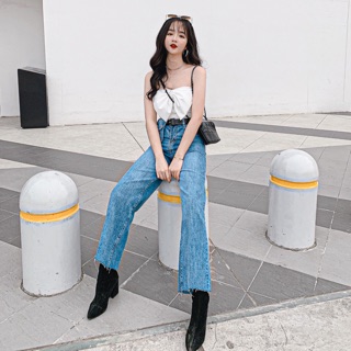 Áo croptop nơ + quần jean ống suông