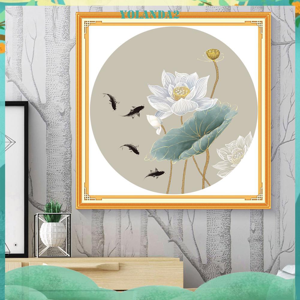 Bộ dụng cụ làm tranh thêu chữ thập họa tiết lá sen và cá 11CT