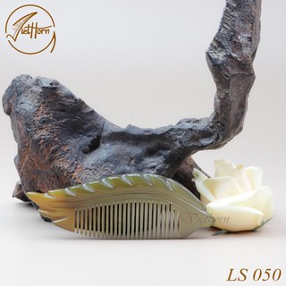 Lược Chải Tóc Cao Cấp Làm Thủ Công Sừng Trâu Tự Nhiên Xuất Khẩu -CẠO GIÓ-MASSAGE-VIETHORN LS050 -LS0