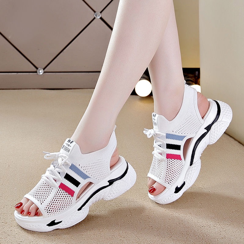 Giày Sandal Thể Thao Đế Dày Rỗng Phong Cách Mùa Hè Dễ Phối Đồ Cho Nữ