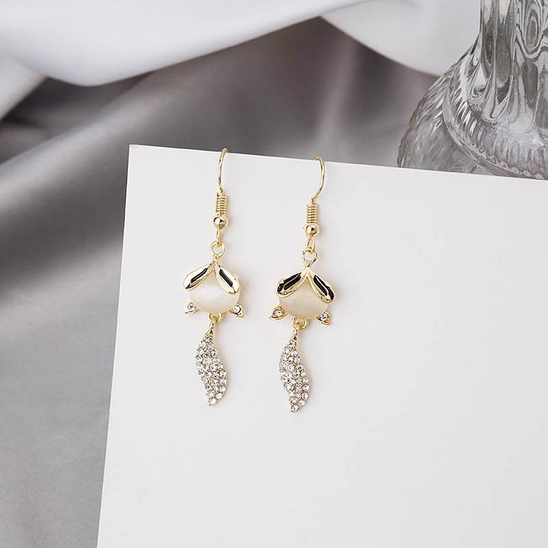 925 diamond silver fashion personality opal leaf earrings Dongdaemun Korean geometrical geometry diamond drop earrings tulips geometric female