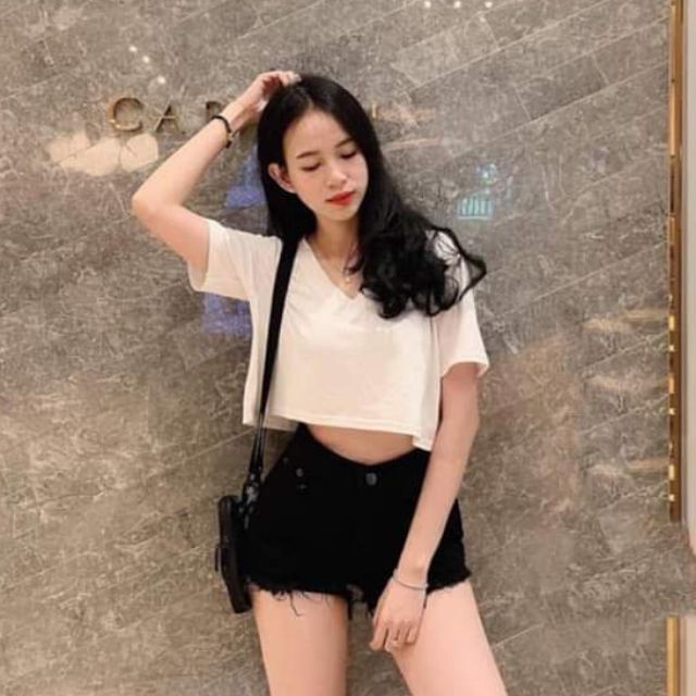 Áo thun croptop cổ tim, ảnh thật áo trải sàn
