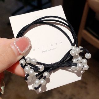 Cột tóc nơ có hạt châu nhỏ