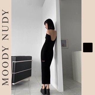 Đầm body bẹt vai hở lưng moody nudy