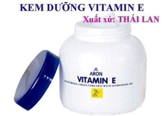 Kem vitamin E Thái Lan nắp xanh