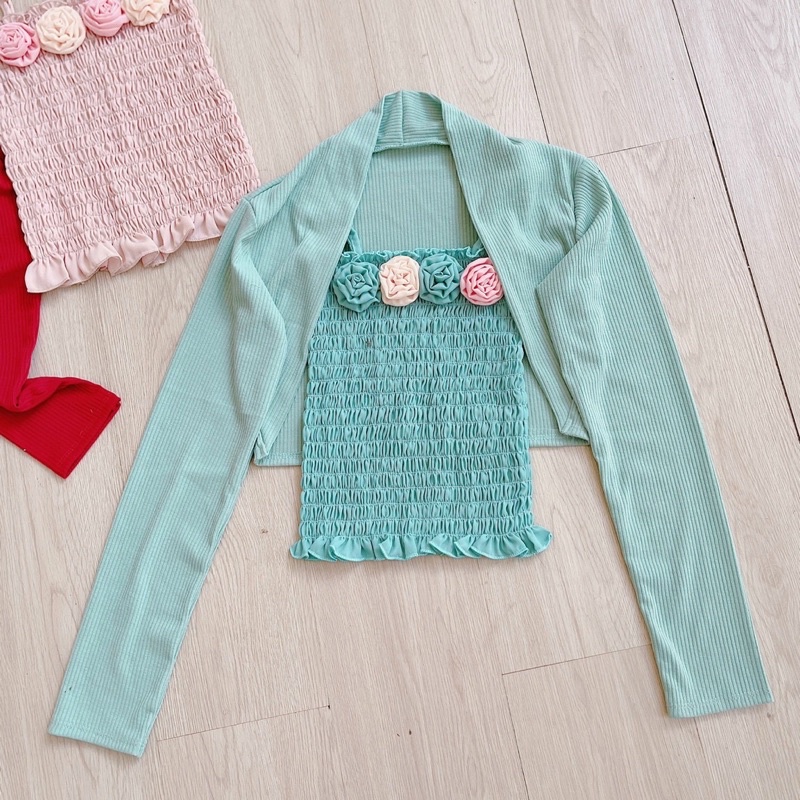 Set áo khoác ngắn và áo 2 dây đính hoa KZ9AA0U