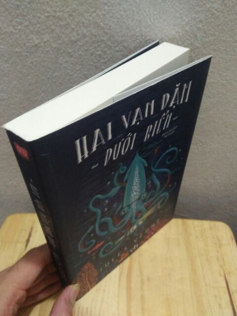 Sách - Hai vạn dặm dưới đáy biển | BigBuy360 - bigbuy360.vn