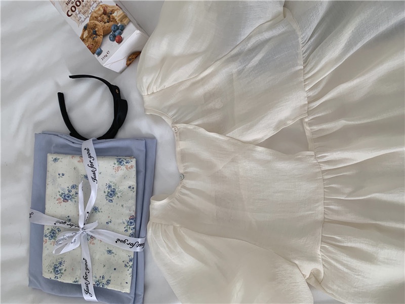 Áo Kiểu Tay Phồng Cổ Vuông Thêu Họa Tiết Phong Cách Pháp 52982