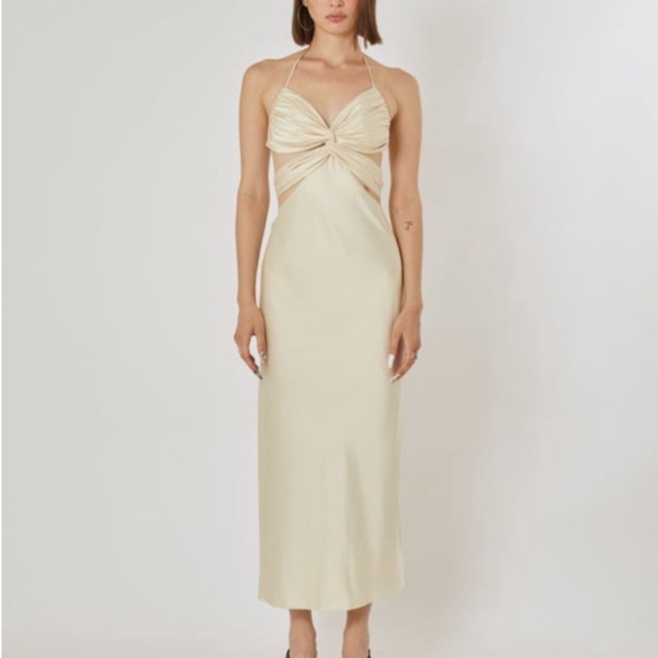 Set váy lụa maxi và áo xoắn eo hở lưng Luala, kiểu dáng sexy cổ cột dây điều chỉnh thoải mái, chất liệu satin quyến rũ