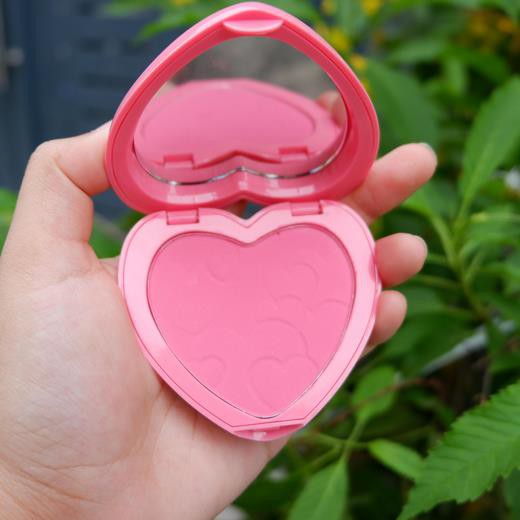 Phấn má trái tim Kiss Beauty blushing, sweet heart hàng chính hãng nội địa | BigBuy360 - bigbuy360.vn