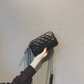 Túi đeo chéo hobo nữ xích đen da nhám sịn sò