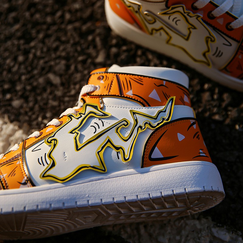 Giày thể thao cổ cao phối họa tiết hoạt hình độc đáo | BigBuy360 - bigbuy360.vn