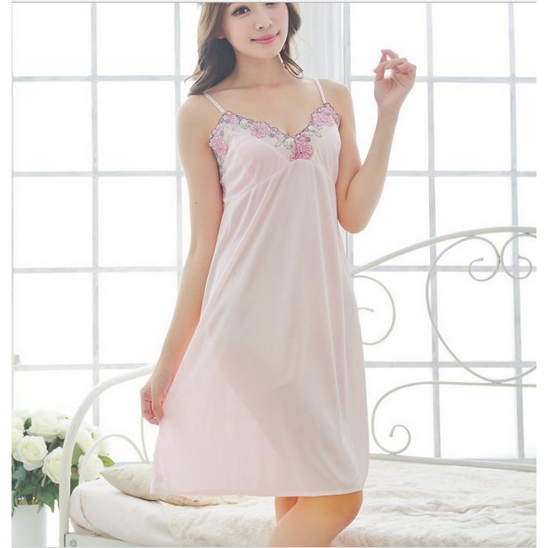 Áo choàng váy ngủ màu hồng dịu dàng, set áo choàng kèm váy satin gợi cảm TK407