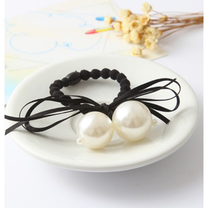 cột tóc phong cách hq hai châu trắng, thắt nơ. mẫu y hình vì hình shop tự chụp nha các bạn. hàng có sẵn.