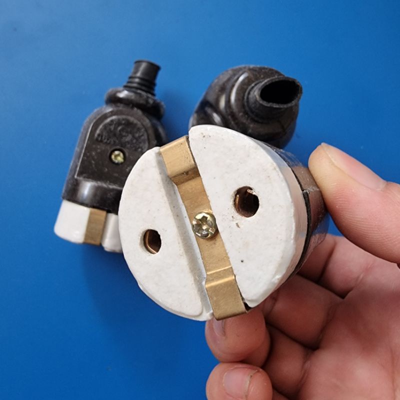 ổ cắm nguồn sứ tròn 250v-16A thay thế cho nguồn ấm đun nước
