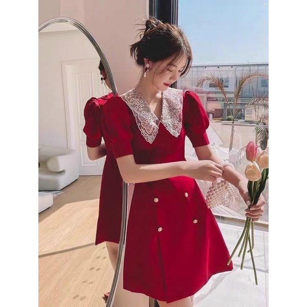 ĐẦM ĐỎ PHỐI REN CỔ ĐÍNH 6 NÚT