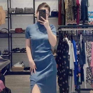 Váy body xẻ đùi