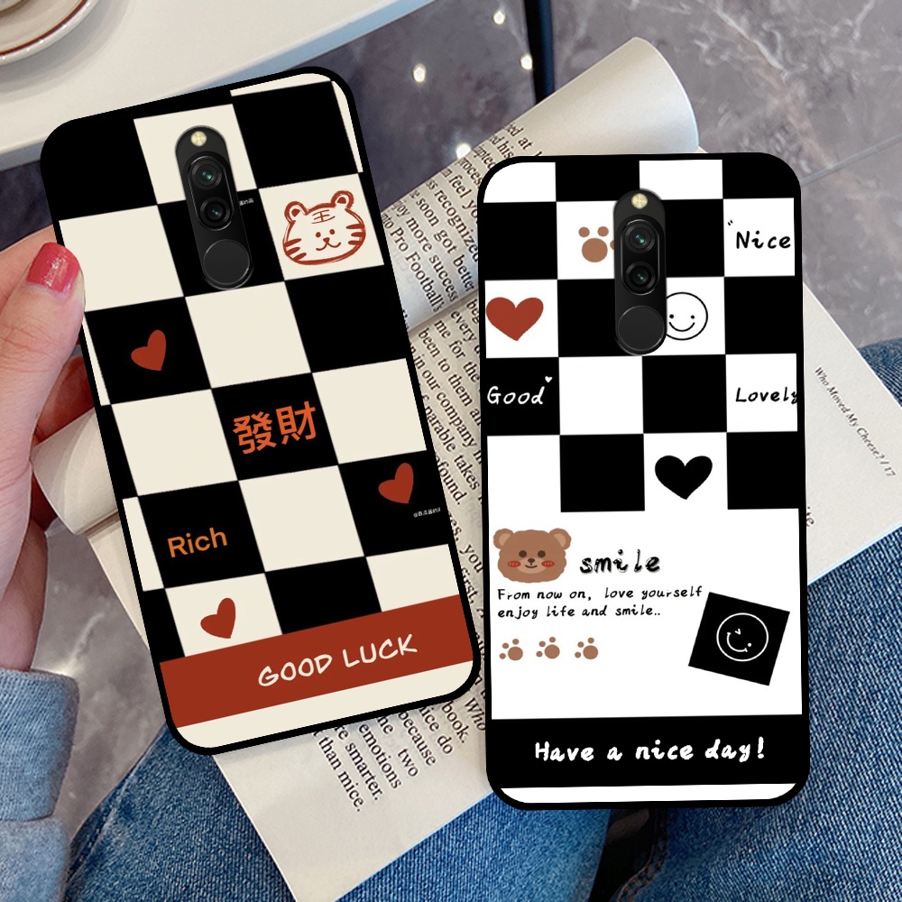 Ốp Xiaomi Redmi 8 in hình sọc caro, họa tiết đen trắng dễ thương