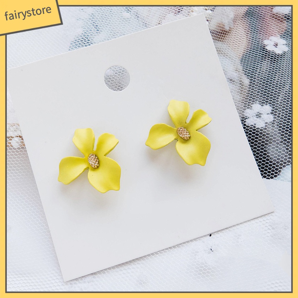 Khuyên tai mặt hình hoa xinh xắn dễ thương dành cho nữ