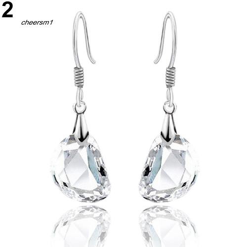 Bộ nữ trang đính đá kiểu dáng sang trọng