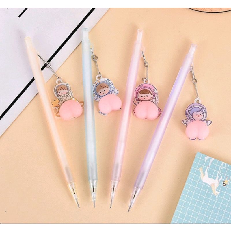 BÚT CHÌ KIM MÔNG ĐÀO SILICON SQUISHY CÓ CHARM TREO DỄ THƯƠNG giảm stress