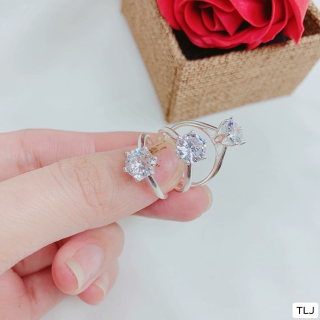 Nhẫn nữ đá xinh nhẹ nhàng