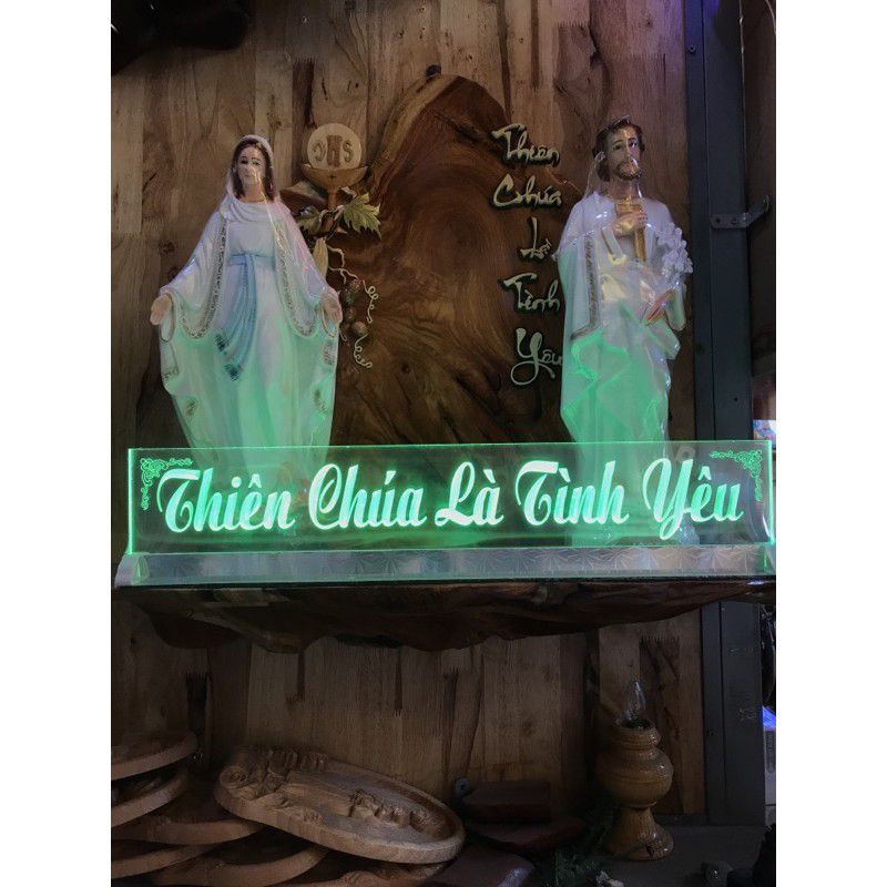 Chữ điện " Thiên Chúa là tình yêu" _ Chữ điện trang trí bàn thờ Công giáo