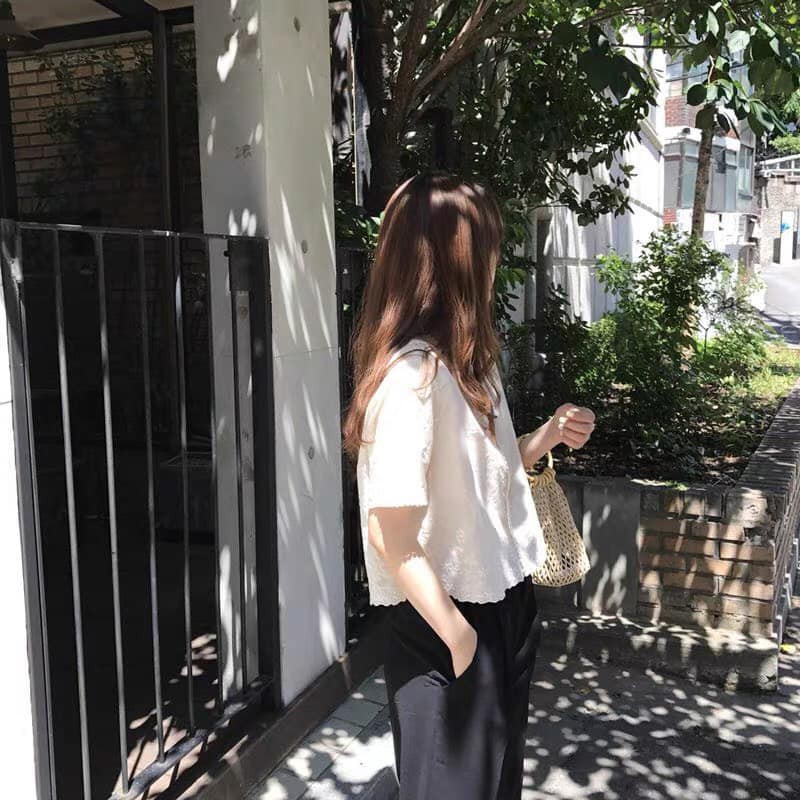 Áo trắng phong cách vintage dễ phối đồ - chất thô mát mẻ