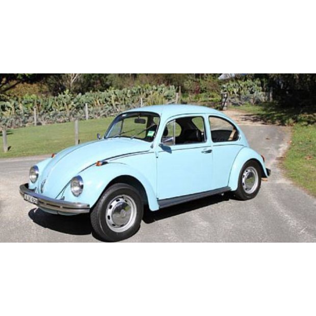Mô hình lắp ráp xe ô tô Tamiya 1/24 Volkswagen 1300 Beetle 24136 - GDC