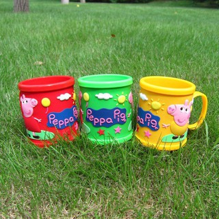 Chiếc cốc in hình chú heo Peppa