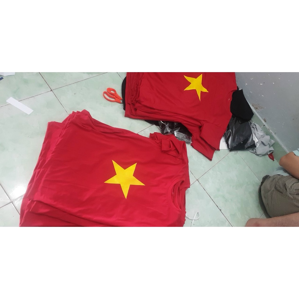 Áo thun cờ đỏ sao vàng cho bé và người lớn, vải thun cotton loại 1, giá tận xưởng