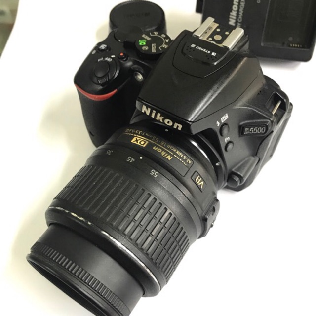 Máy Ảnh Nikon D5500 - SLR Camera APS-C 24.2MP, Màn Hình Cảm Ứng 3.2", Wifi Tích Hợp