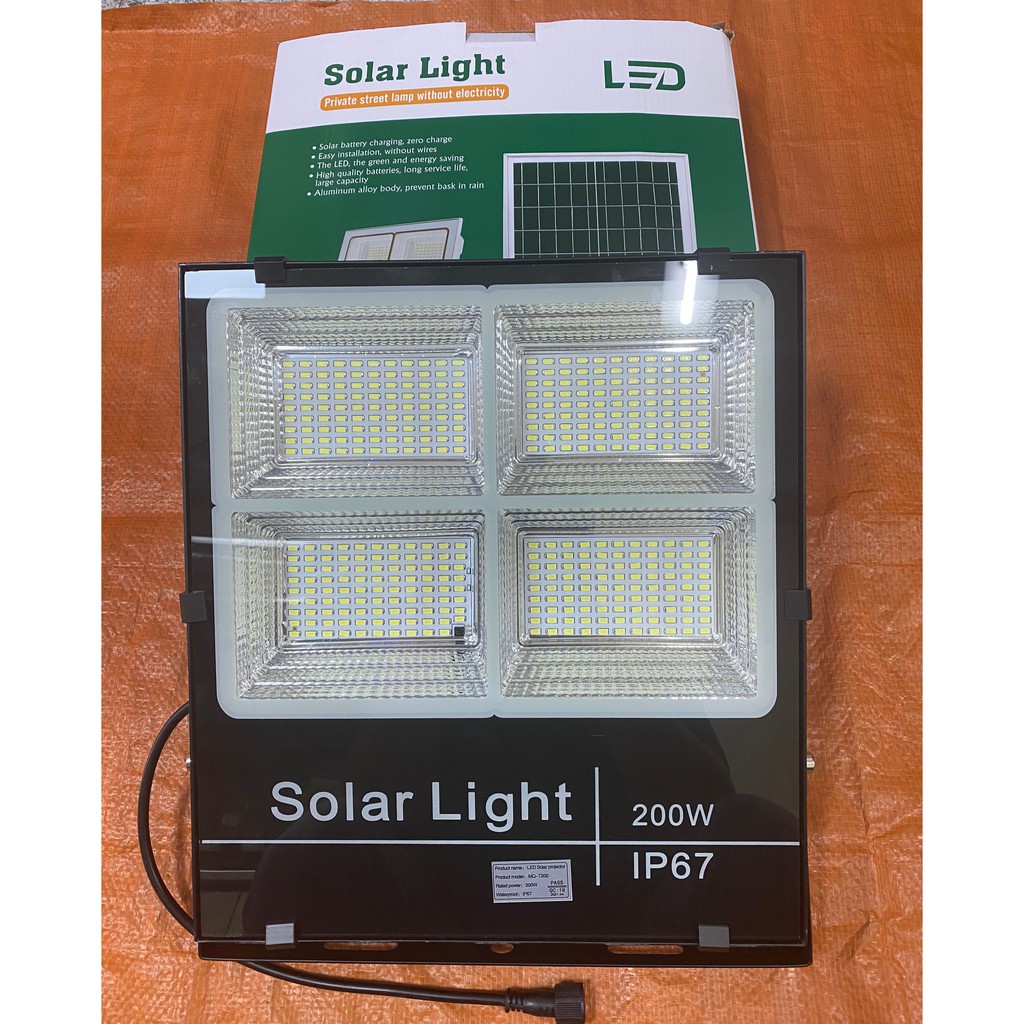 ĐÈN PHA NĂNG LƯỢNG MẶT TRỜI IP-67 (200W)