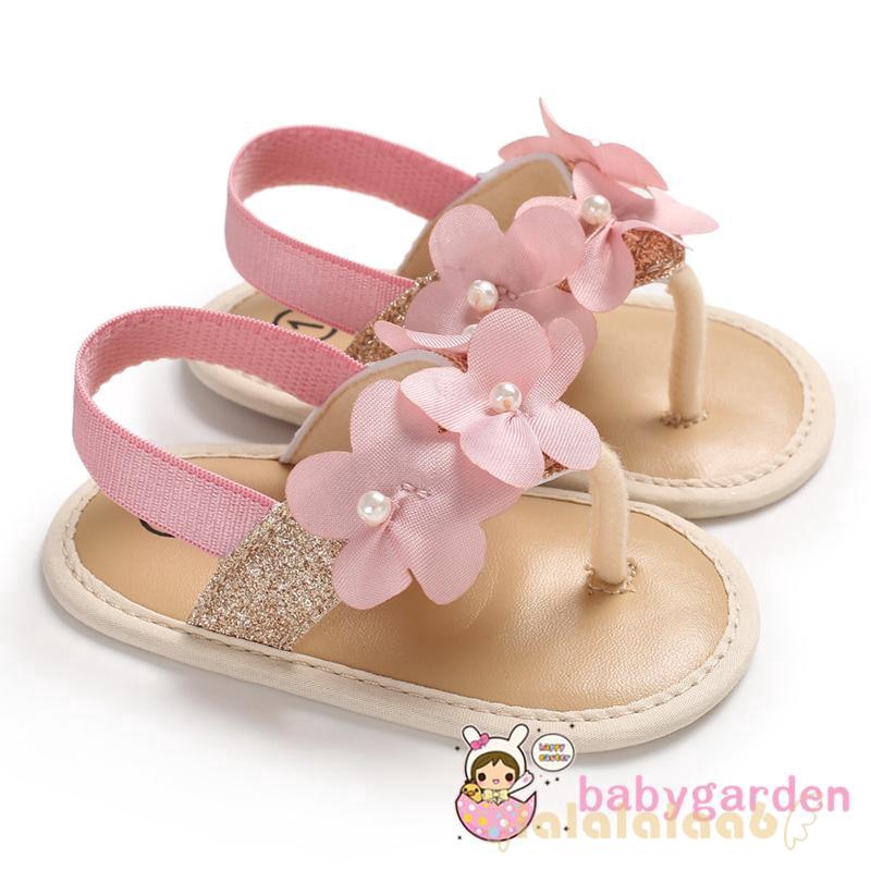 Giày sandal đính hoa dễ thương cho bé gái