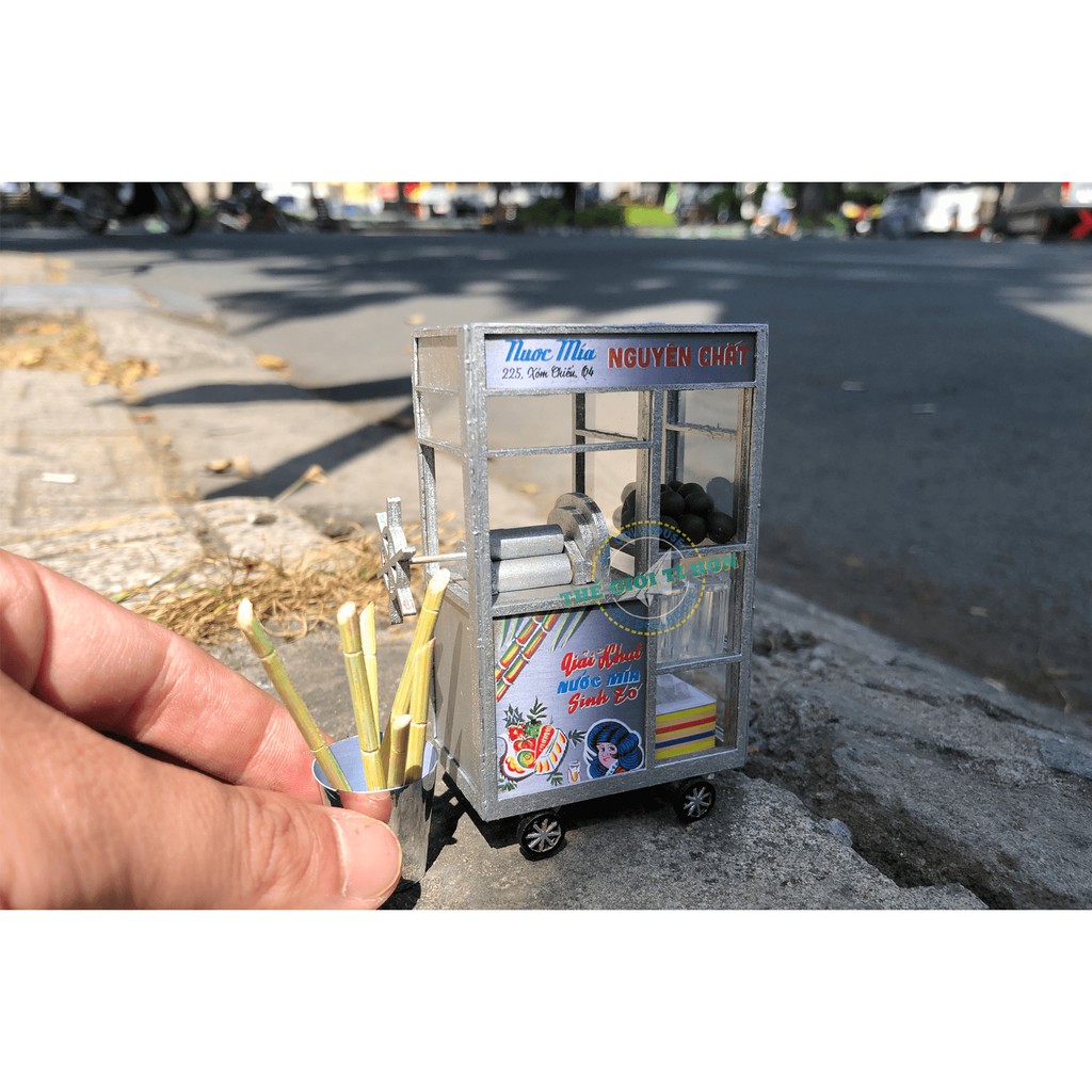 Mô Hình Xe Hàng Rong Sài Gòn Xưa Và Nay Thu Nhỏ - Xe Nước Mía - HR01