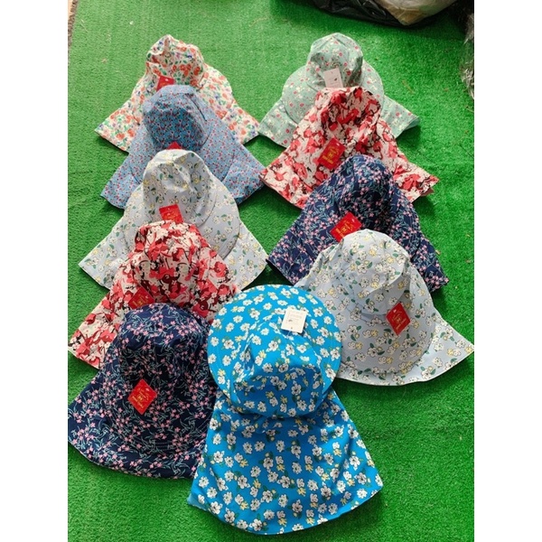 Nón khẩu trang dán và kéo