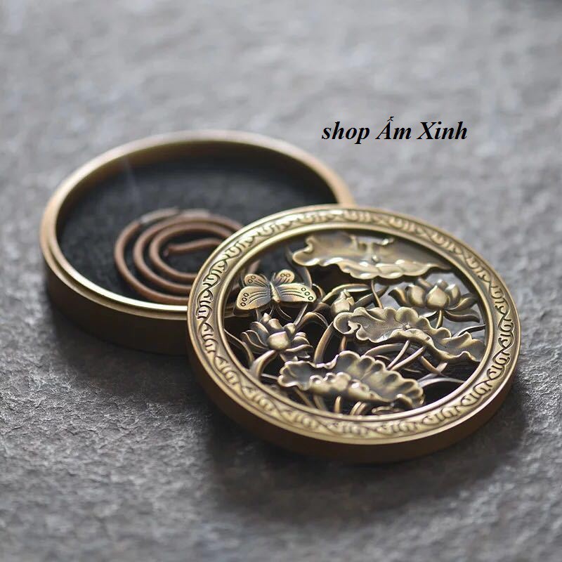 Lư hương xông trầm dáng trụ dẹt chạm hoa văn tinh xảo