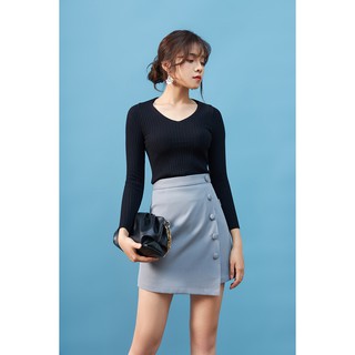 Chân váy ngắn nữ 92WEAR màu ghi, đủ size, xẻ vạt có cúc bọc JAW0656