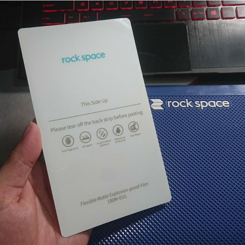 Miếng dán lưng PPF Rock Speca cho các dòng máy siêu bảo vệ( Trong ánh cầu vồng )