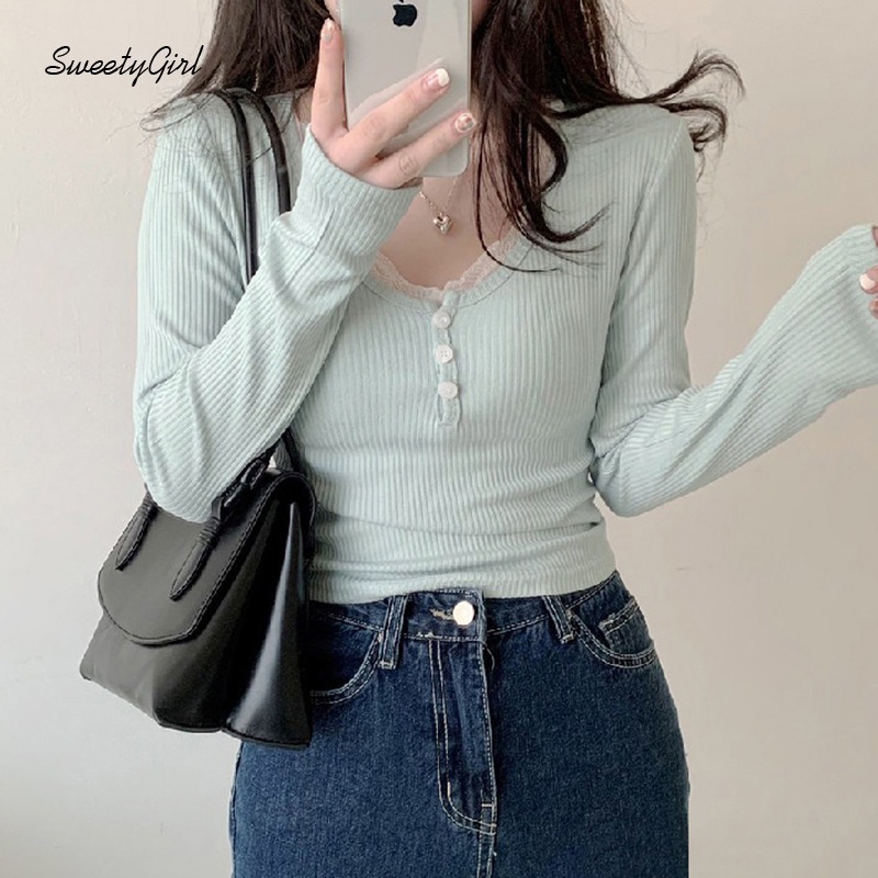 Áo Thun Tay Dài Cổ Chữ V Dáng Ôm Màu Xanh Nhạt Phối Ren Cài Khuy Thời Trang 2022 Dành Cho Bạn Nữ