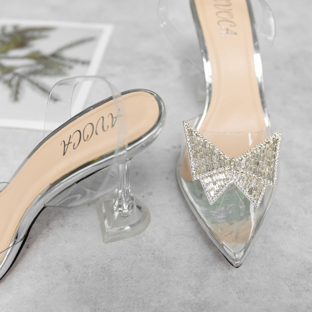 Giày cao gót màu bạc đáng yêu mũi nhọn đính bướm lấp lánh A10