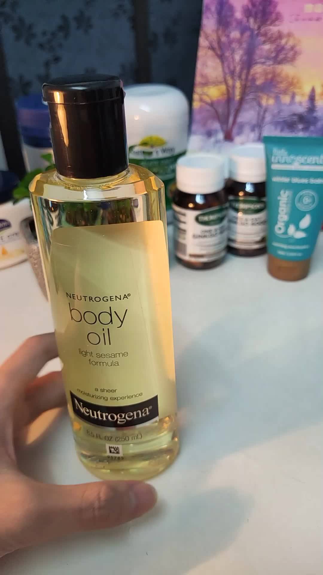 Dầu dưỡng thể Neutrogena Body Oil Light 250ml | BigBuy360 - bigbuy360.vn