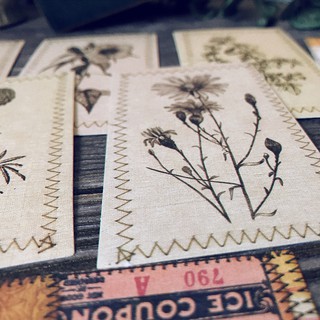 Thẻ Junk Journal phong cách Tim Holtz