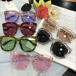 Kính v chân vàng phiên bản màu