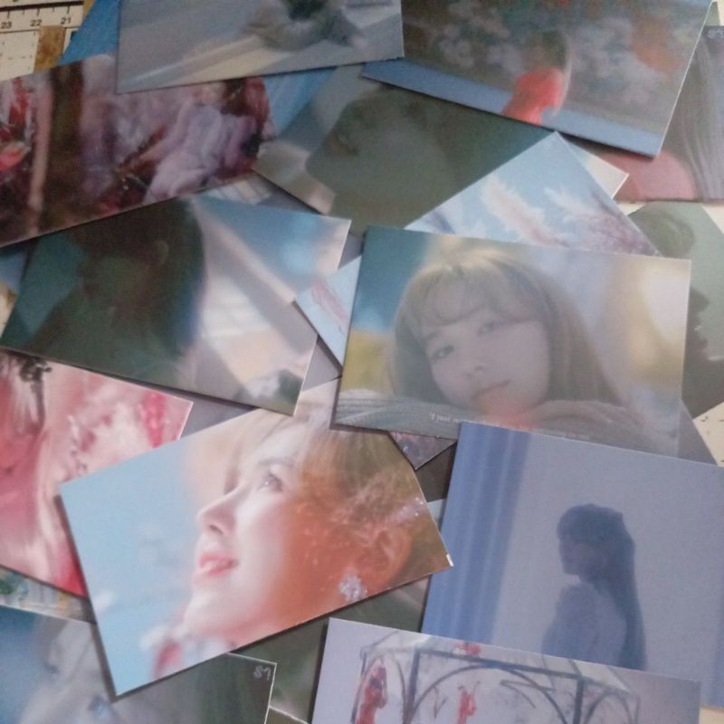 Lomo card 36 ảnh thành viên Red Velvet - Wendy - Like Water MV