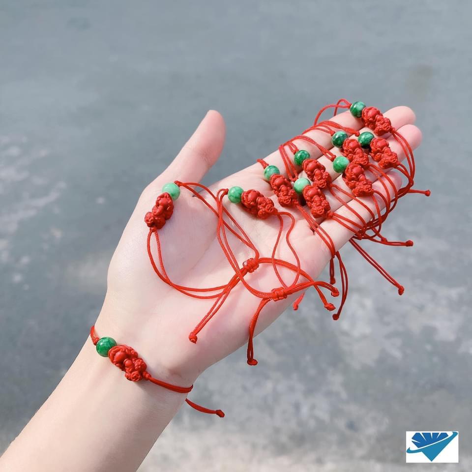 Vòng tay chỉ đỏ nghê chusa ngậm ngọc - Kho sỉ bạc Nhất Linh