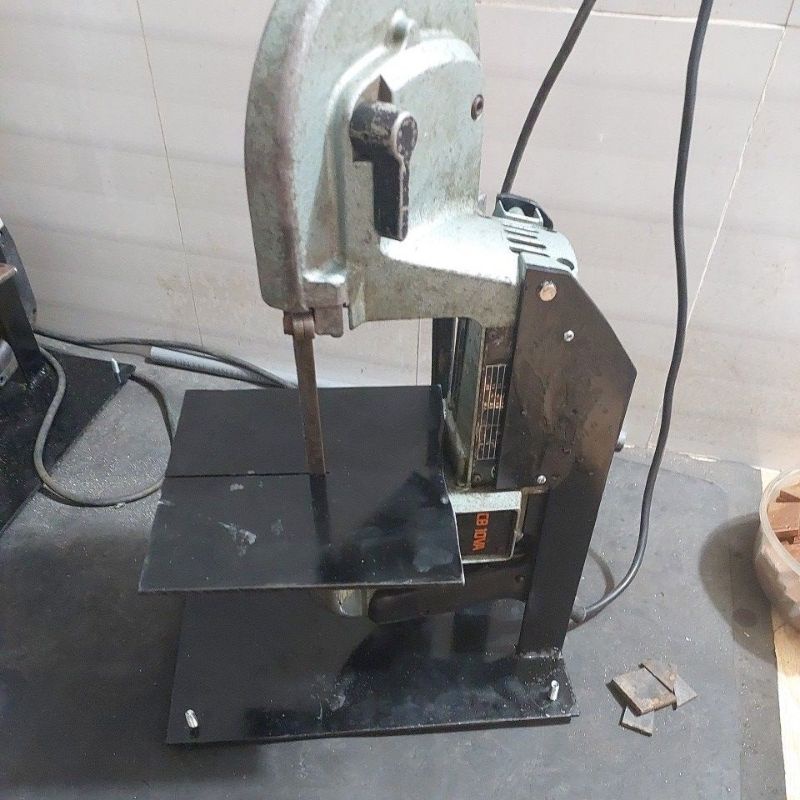 cưa vòng hitachi 100v